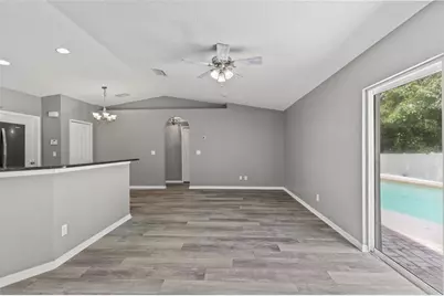 560 Robin Hill Circle, Brandon, FL 33510 - Photo 6