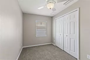560 Robin Hill Cir, Brandon, FL 33510 - Photo 18
