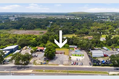 7113 Causeway Boulevard, Tampa, FL 33619 - Photo 2