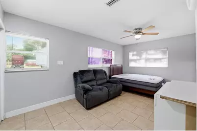 7113 Causeway Boulevard, Tampa, FL 33619 - Photo 10