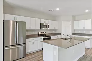 3911 Altitude Run, Davenport, FL 33837 - Photo 2