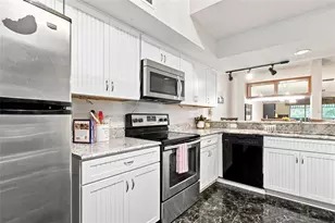 2599 Dolly Bay Dr, Palm Harbor, FL 34684 - Photo 10