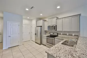 9160 Hillcroft Dr, Riverview, FL 33578 - Photo 2