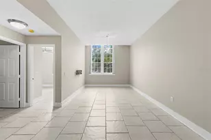701 Mirror Lake Dr N, Saint Petersburg, FL 33701 - Photo 8