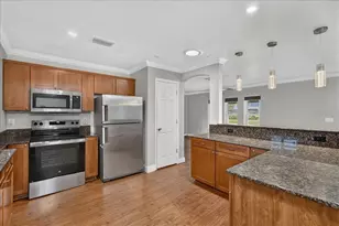 1221 E Lime St, Tarpon Springs, FL 34689 - Photo 12