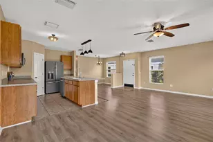 817 Ashentree Dr, Plant City, FL 33563 - Photo 8