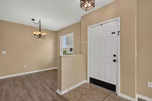 817 Ashentree Dr, Plant City, FL 33563 - Photo 4