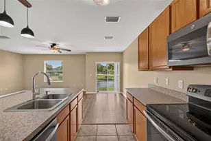 817 Ashentree Dr, Plant City, FL 33563 - Photo 12