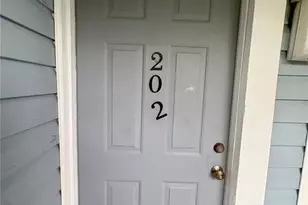 5038 Terrace Palms Cir, Tampa, FL 33617 - Photo 4