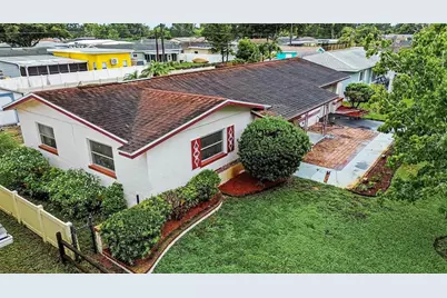 6026 44th Avenue N, Kenneth City, FL 33709 - Photo 2