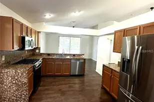 19310 Weedon Ct, Land O Lakes, FL 34638 - Photo 8