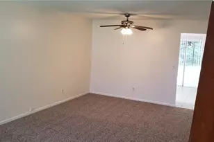16106 Sagebrush Rd, Tampa, FL 33618 - Photo 4