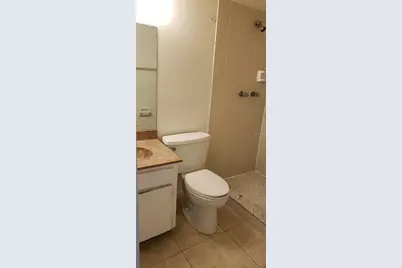 16106 Sagebrush Road, Tampa, FL 33618 - Photo 12