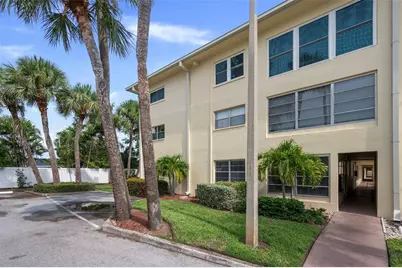 4780 Cove Circle Street #103, Saint Petersburg, FL 33708 - Photo 4
