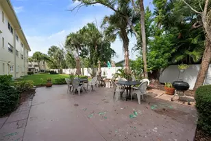4780 Cove Circle St, Saint Petersburg, FL 33708 - Photo 8