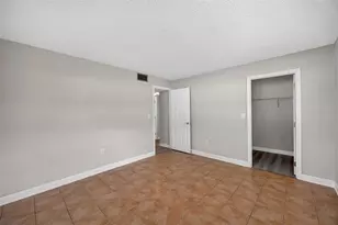 4780 Cove Circle St, Saint Petersburg, FL 33708 - Photo 22