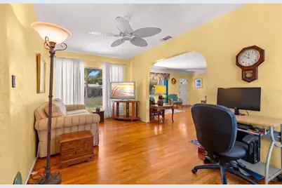 4559 N Yardley Avenue N, Saint Petersburg, FL 33713 - Photo 4
