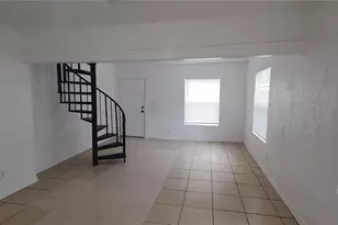 1721 Prescott St S, Saint Petersburg, FL 33712 - Photo 2