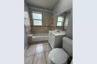 2705 6th Street W, Bradenton, FL 34205 - Photo 6