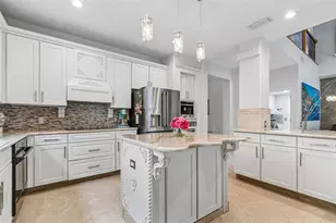 15630 N Himes Ave, Tampa, FL 33618 - Photo 14