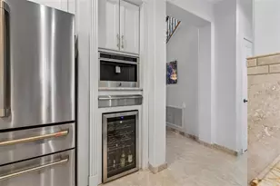 15630 N Himes Ave, Tampa, FL 33618 - Photo 12