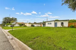 7812 Egypt Lake Dr, Tampa, FL 33614 - Photo 40