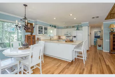 737 Ohio Avenue, Palm Harbor, FL 34683 - Photo 12