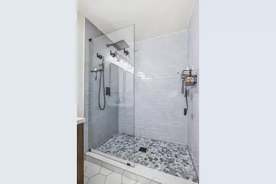 3913 W Wallace Avenue, Tampa, FL 33611 - Photo 16