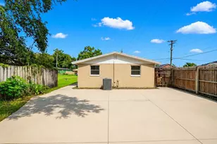 3311 E Chelsea St, Tampa, FL 33610 - Photo 28