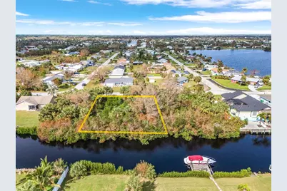 18786 Ashcroft Circle, Port Charlotte, FL 33948 - Photo 8