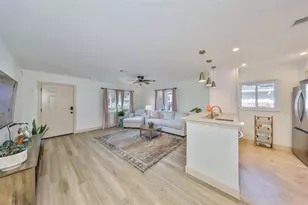 1727 New Hampshire Ave NE, Saint Petersburg, FL 33703 - Photo 12