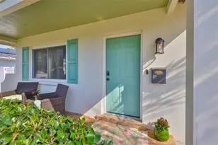 1727 New Hampshire Ave NE, Saint Petersburg, FL 33703 - Photo 4