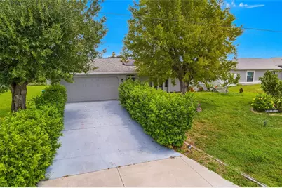 1121 NE 11th Terrace, Cape Coral, FL 33909 - Photo 2