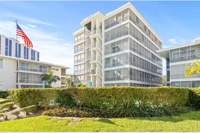 1012 N Shore Drive NE #14, Saint Petersburg, FL 33701 - Photo 1