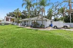 1307 Brantwood Dr, Valrico, FL 33594 - Photo 4