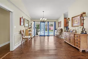 1307 Brantwood Dr, Valrico, FL 33594 - Photo 10