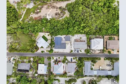 608 Saint Judes Drive, Longboat Key, FL 34228 - Photo 16