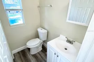 1121 10th Ave S, Saint Petersburg, FL 33705 - Photo 6