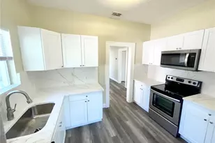 1121 10th Ave S, Saint Petersburg, FL 33705 - Photo 12