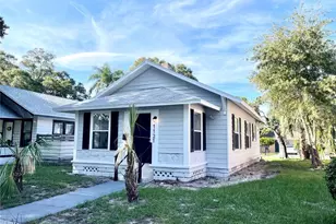1121 10th Ave S, Saint Petersburg, FL 33705 - Photo 2
