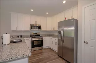 805 Turtle Creek Dr S, Jacksonville, FL 32218 - Photo 6