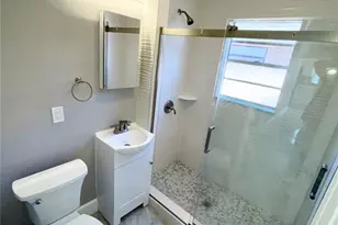 2525 37th St S, Saint Petersburg, FL 33711 - Photo 10