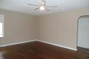 2425 Dr Martin Luther King Jr Street S, Saint Petersburg, FL 33705 - Photo 4