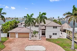 423 55th Ave, Saint Pete Beach, FL 33706 - Photo 2