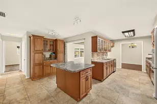 303 St Augustine Ave, Temple Terrace, FL 33617 - Photo 10