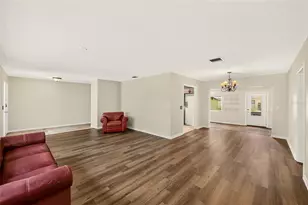 303 St Augustine Ave, Temple Terrace, FL 33617 - Photo 6