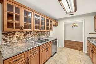 303 St Augustine Ave, Temple Terrace, FL 33617 - Photo 14
