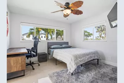 1028 79th Street S, Saint Petersburg, FL 33707 - Photo 40