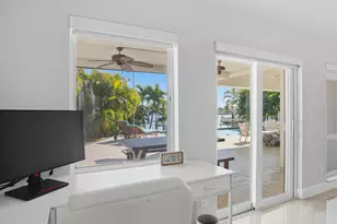 1028 79th St S, Saint Petersburg, FL 33707 - Photo 28