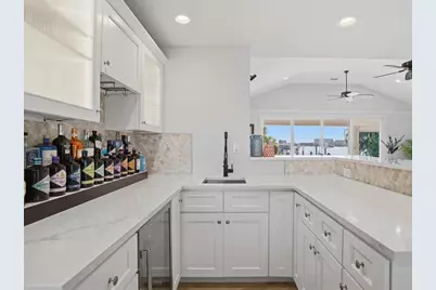 1028 79th Street S, Saint Petersburg, FL 33707 - Photo 14